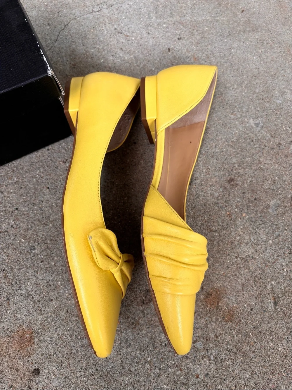 Talbots “lemon drop” Yellow Pointed Knot Leather Flats